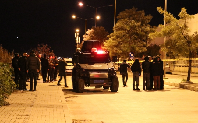 İzmir'de şüpheli paket paniği